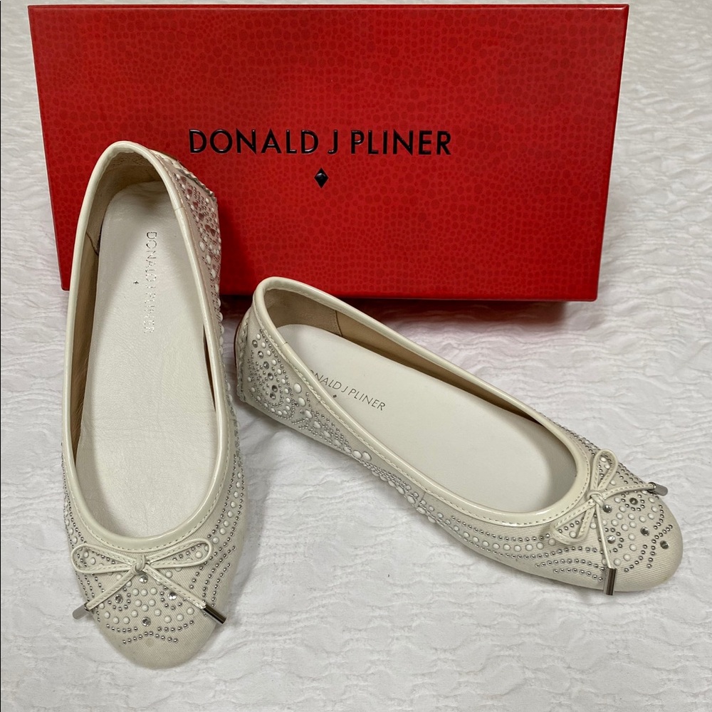 Donald J. Pliner flats